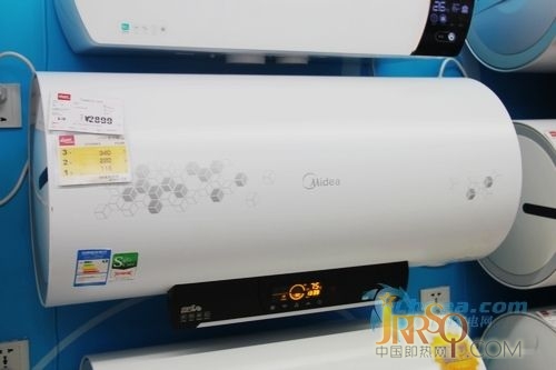 優(yōu)雅浴室主題美的電熱水器F60-30G6