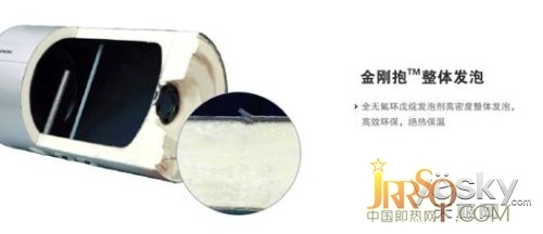 這款電熱水器采用了創(chuàng)新3D旋鈕設(shè)計(jì)，用戶輕松一鍵即可操控，對(duì)于家有老人的用戶而言，不用擔(dān)心操作方面的問題。