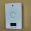 供應即熱式電熱水器