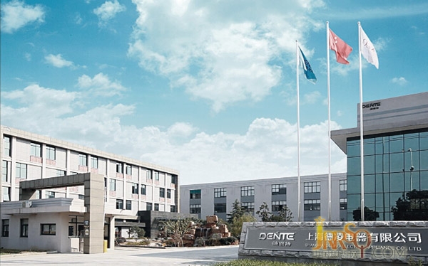 德恩特“水家電”專業(yè)制造商，德恩特電器，多年來一直致力 于快熱式水家電領(lǐng)域的研發(fā)生產(chǎn)。作為快熱式水家電領(lǐng)域的先行者，德恩特始終堅持科技為先的經(jīng)營理念，在核心技術(shù)的研發(fā)方面不斷銳進(jìn)，在產(chǎn)品品質(zhì)的根源上確保企業(yè)始終立于行業(yè)領(lǐng)先陣營，產(chǎn)品獲得多項專利和權(quán)威機(jī)構(gòu)認(rèn)證。德恩特除了對科技品質(zhì)的堅持，亦為產(chǎn)品注入更多時尚和文化的內(nèi)涵。在工業(yè)設(shè)計方面的卓越表現(xiàn)，凝注了對美學(xué)的深度解讀，為消費(fèi)者呈現(xiàn)出精致、簡約、華貴的產(chǎn)品視覺感官享受。  我們，以科技研發(fā)的核心競爭力，承擔(dān)起引領(lǐng)即熱式水家電領(lǐng)域的行業(yè)使命；更樂于通過對這份事業(yè)的專注，精彩中國，精彩世界！  德恩特，期待與你的合作!