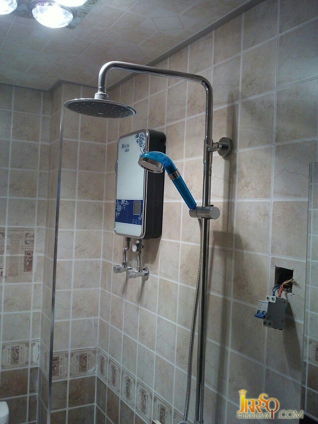 即熱式電熱水器企業(yè)提升品牌競爭力是關(guān)鍵 不可盲目招商
