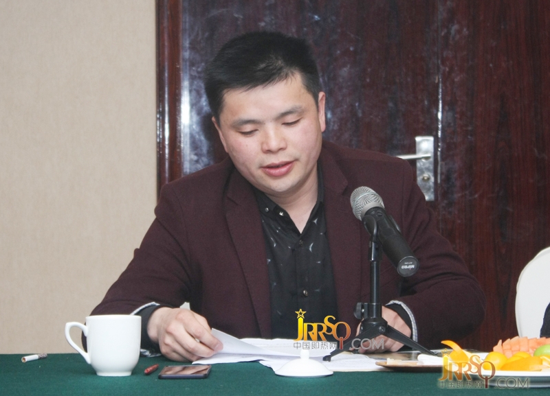 行業(yè)協(xié)會(huì)副會(huì)長(zhǎng)單位奧利爾科技股份有限公司沈志國(guó)做工作報(bào)告