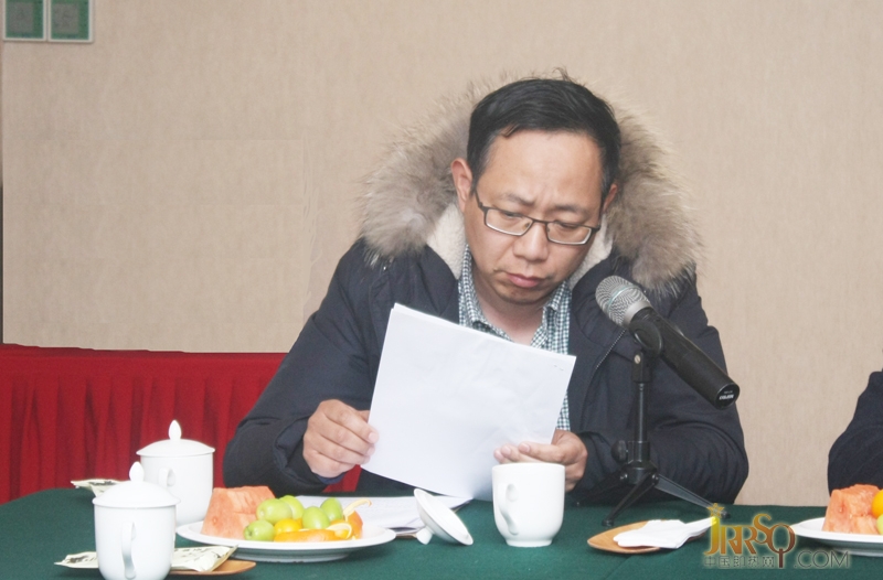 行業(yè)協(xié)會(huì)費(fèi)副秘書(shū)長(zhǎng)就2015年度行業(yè)協(xié)會(huì)財(cái)務(wù)情況做了報(bào)告