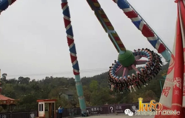 年會還組織了全體與會代表去安吉風(fēng)情游，我們致力予生活與工作的完美結(jié)合