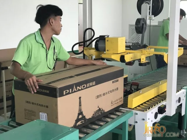 一起走進皮阿諾熱水器實驗中心，見證高品質(zhì)熱水器是如何煉成的