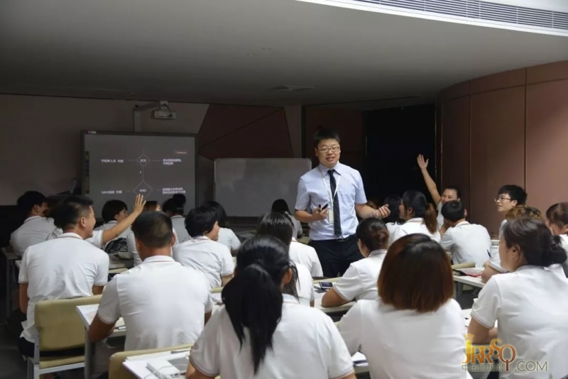 培訓主講何老師細致、全面的講解讓大家對奧特朗產(chǎn)品有了更全面的了解。
